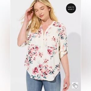 Torrid - NWT- Harper 3/4 Sleeve Pullover Blouse -Floral Cream and Pink